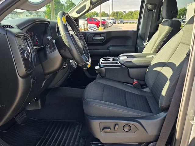 Used 2023 Gray Chevrolet Custom image 5