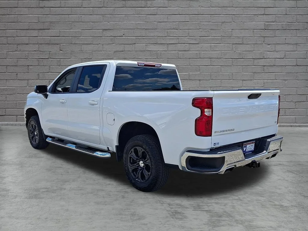 Used 2022 Summit White Chevrolet LT image 8