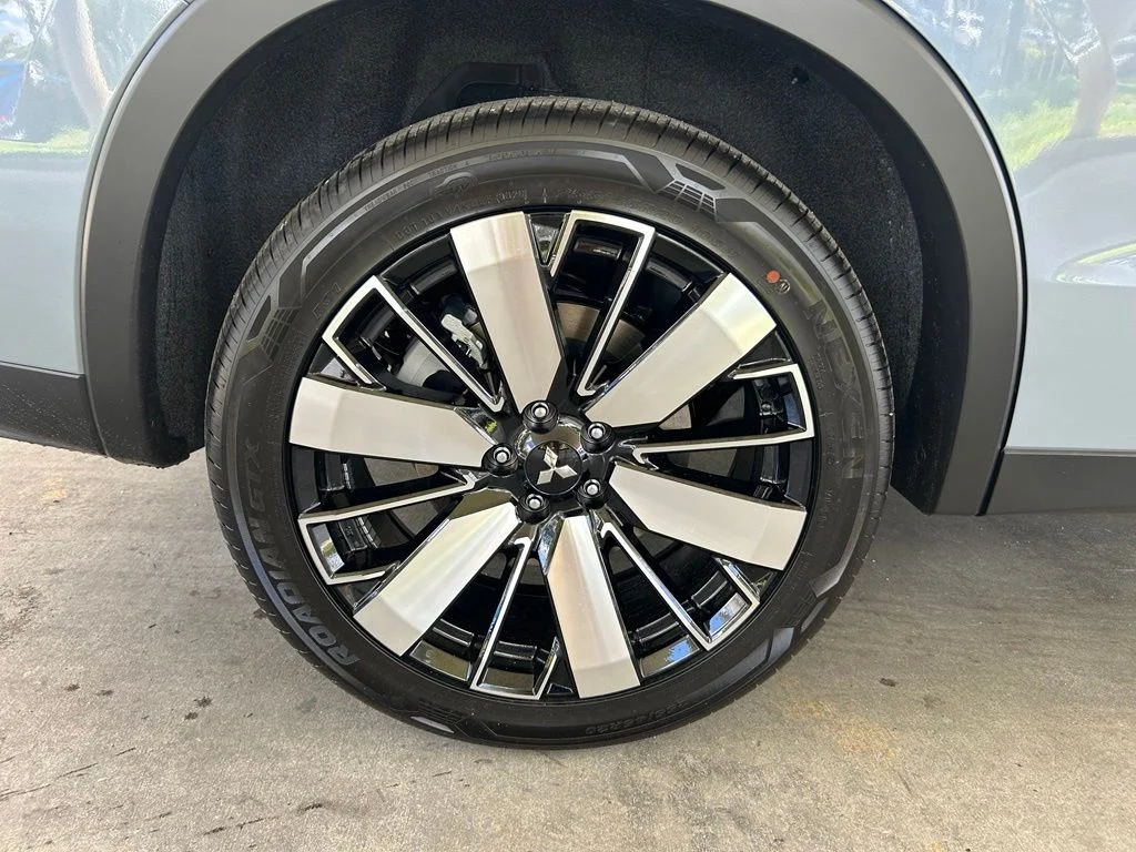 New 2026 Gray Mitsubishi SE S-AWC image 20