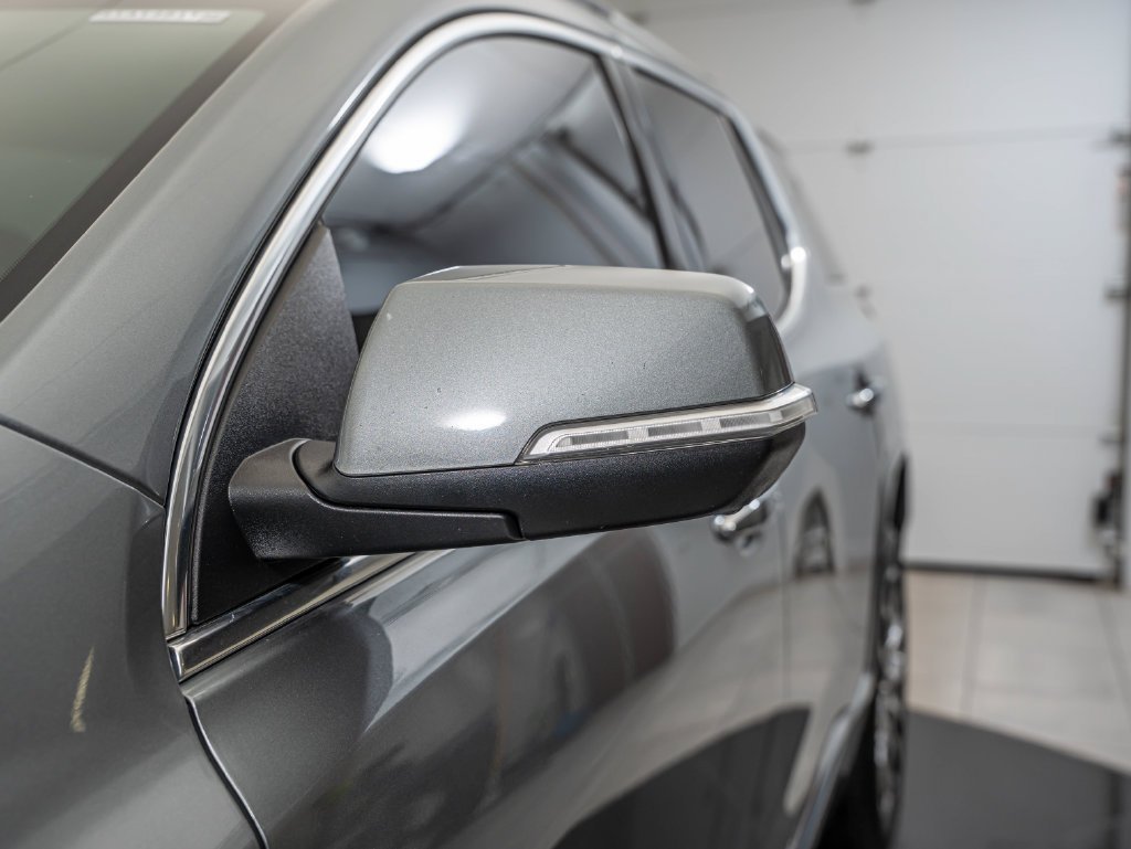 Used 2023 Sterling Metallic GMC Denali image 9