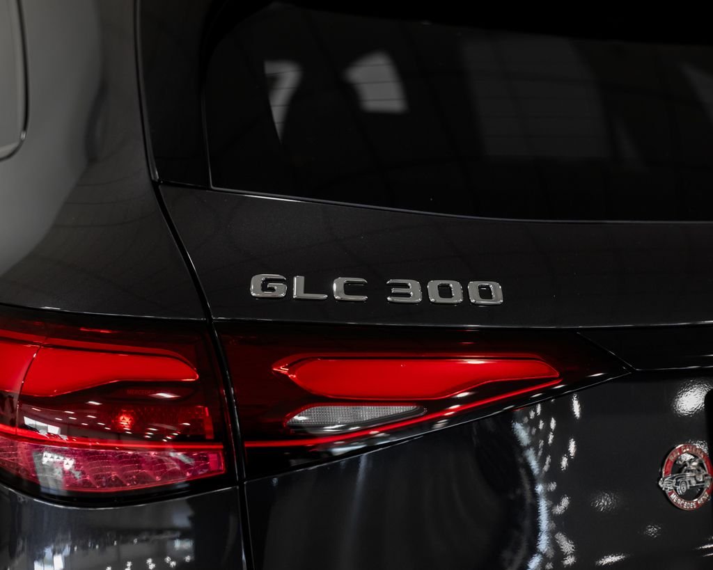 2025 Mercedes-Benz GLC Base - Photo 9