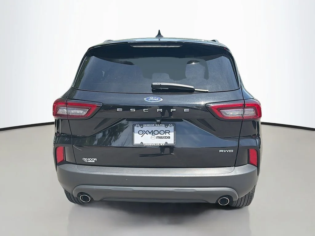 Used 2025 Agate Black Metallic Ford ST-Line image 5