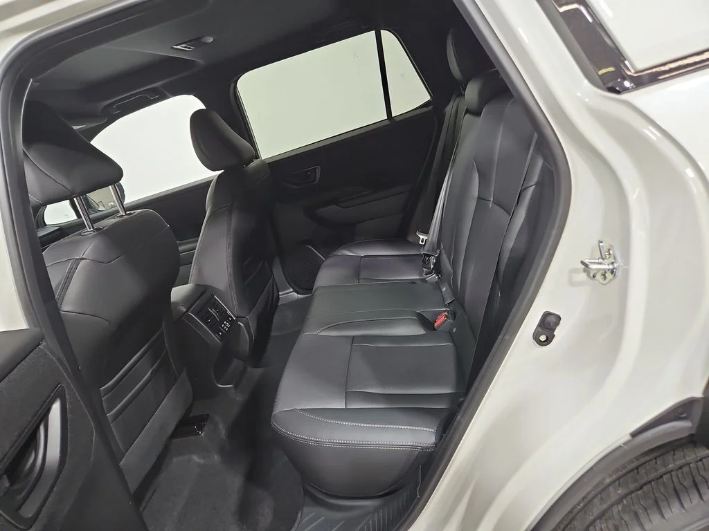 New 2026 CRYSTAL WHITE PEARL Subaru Limited image 25