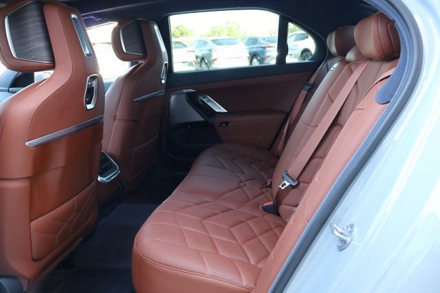 Used 2024  BMW 760i xDrive image 17