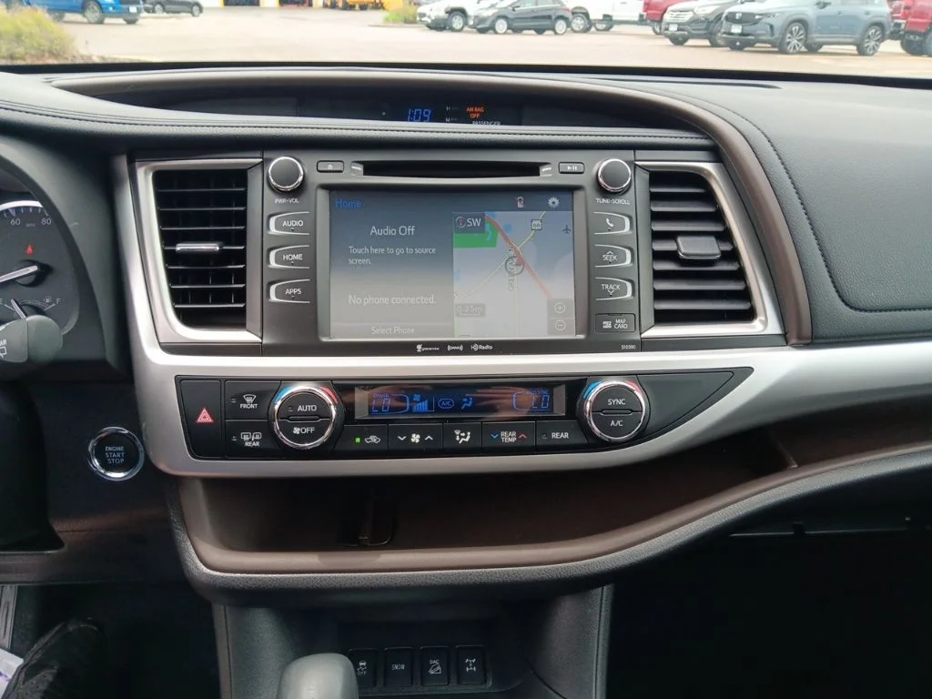 Used 2019 Shoreline Blue Pearl Toyota XLE image 36