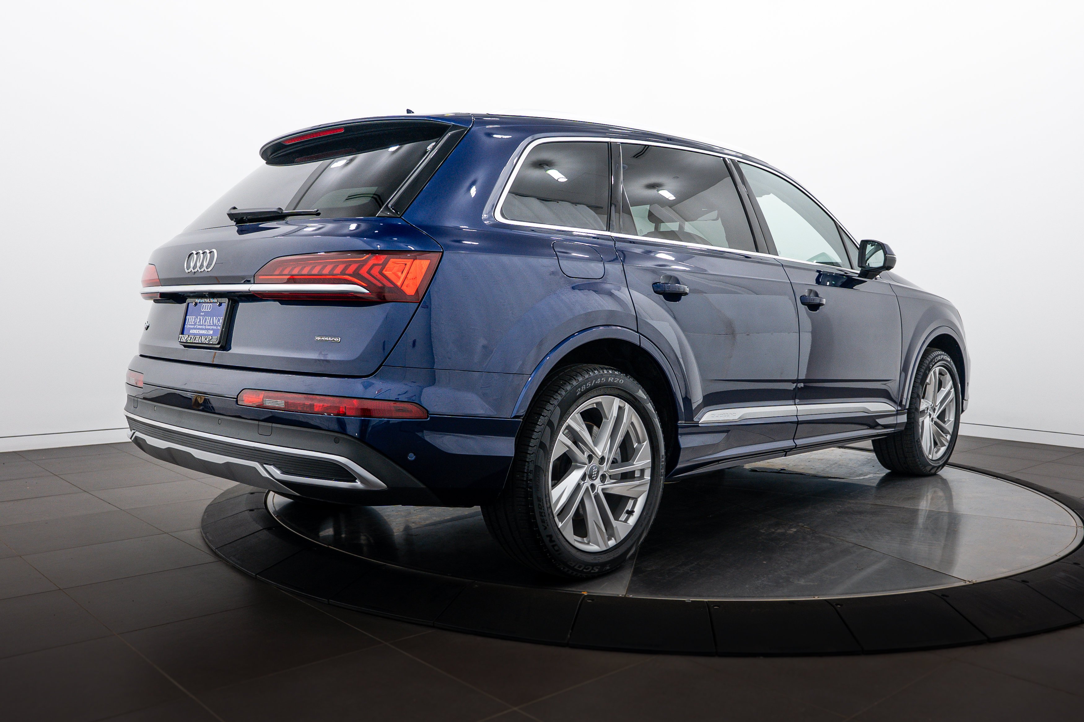 Used 2021 Navarra Blue Metallic Audi Premium image 4