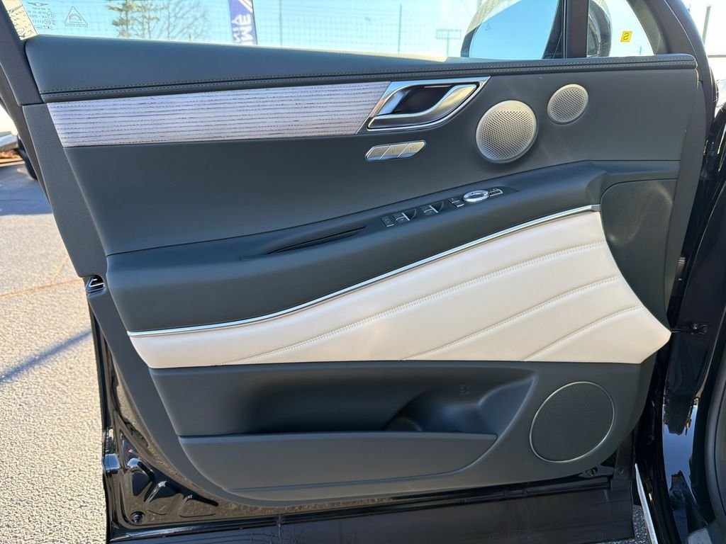New 2026 Black Genesis 2.5T Prestige image 10