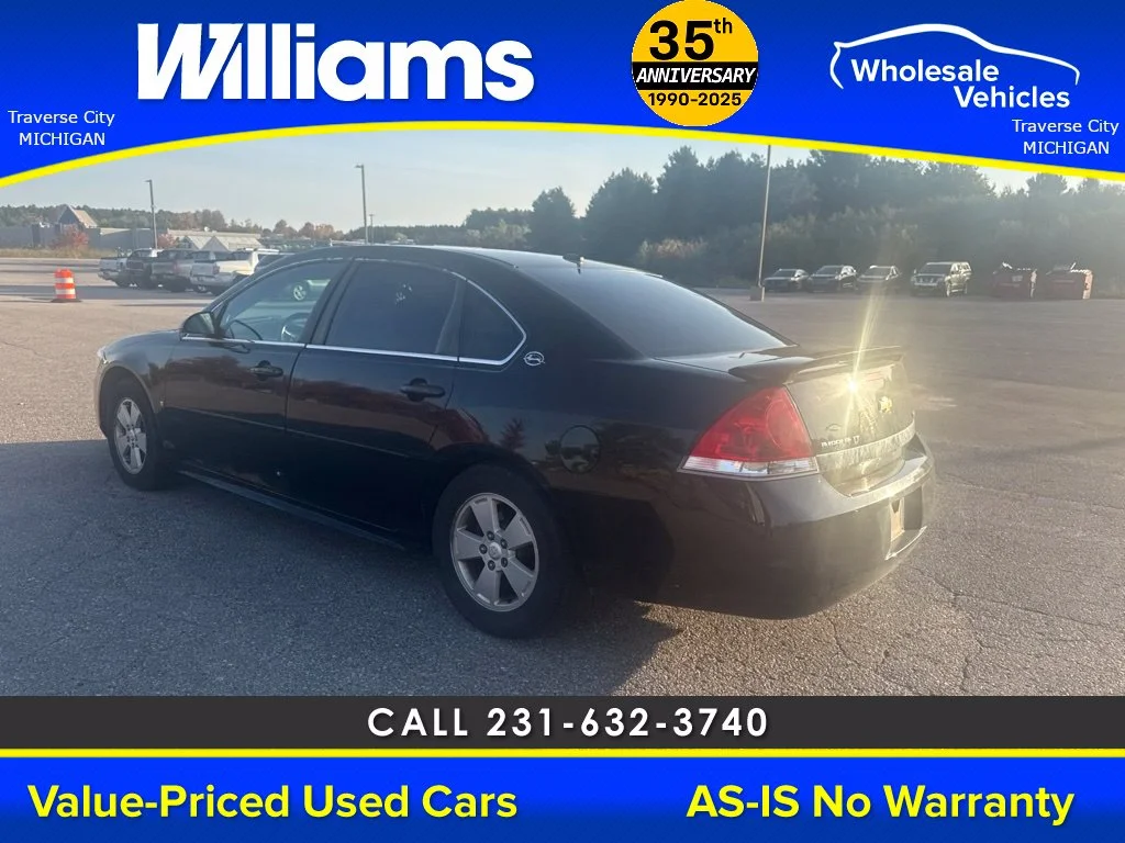 Used 2009 Black Chevrolet LT image 24