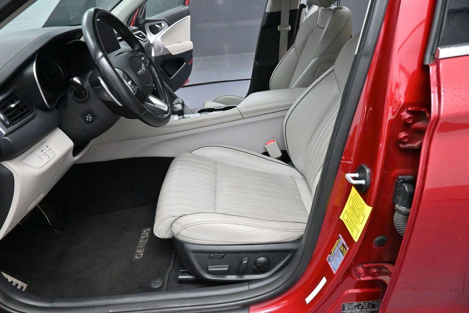 Used 2019 Havana Red Genesis 3.3T Advanced image 13