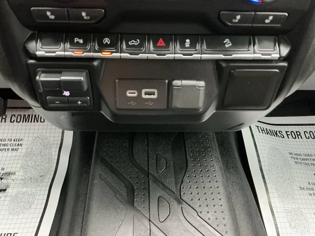 Used 2021 SILVER ICE METALLIC Chevrolet RST image 19
