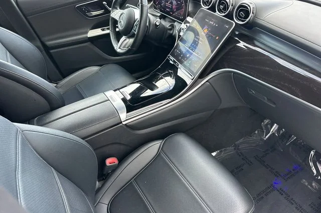 Used 2024  Mercedes-Benz GLC 300 image 18