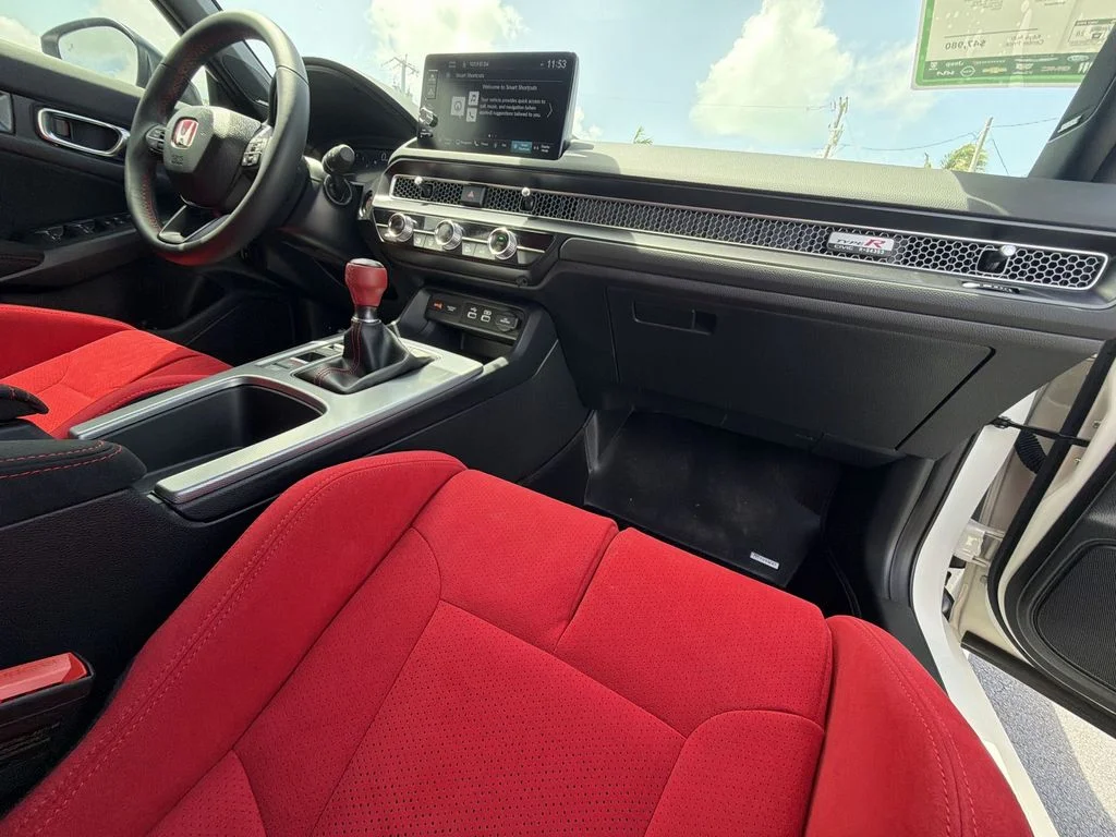 Used 2025 White Honda  image 36