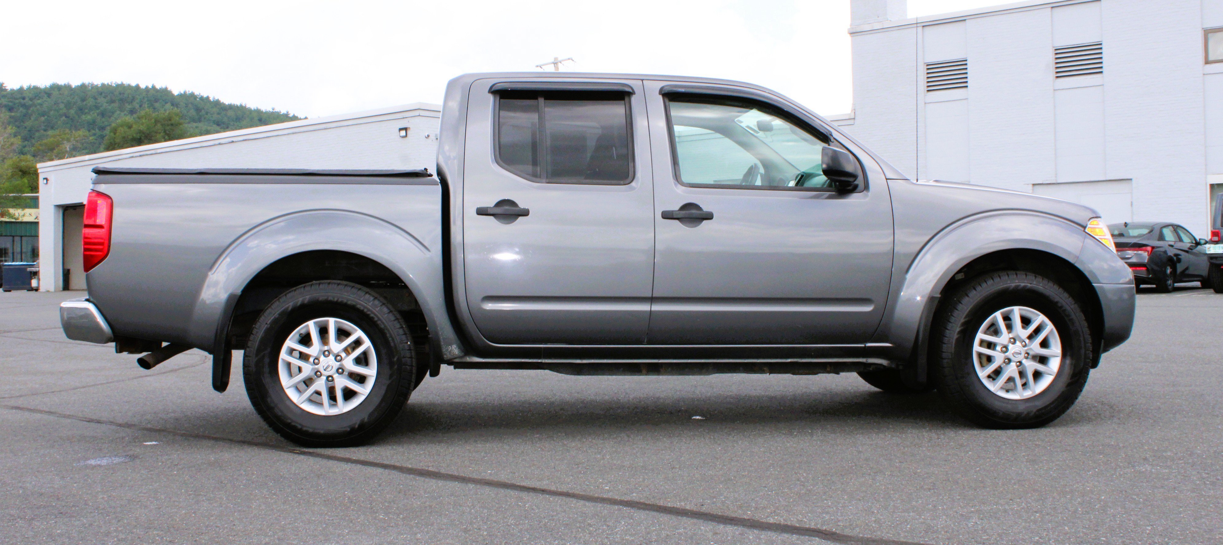 Used 2021 Gun Metallic Nissan SV image 6