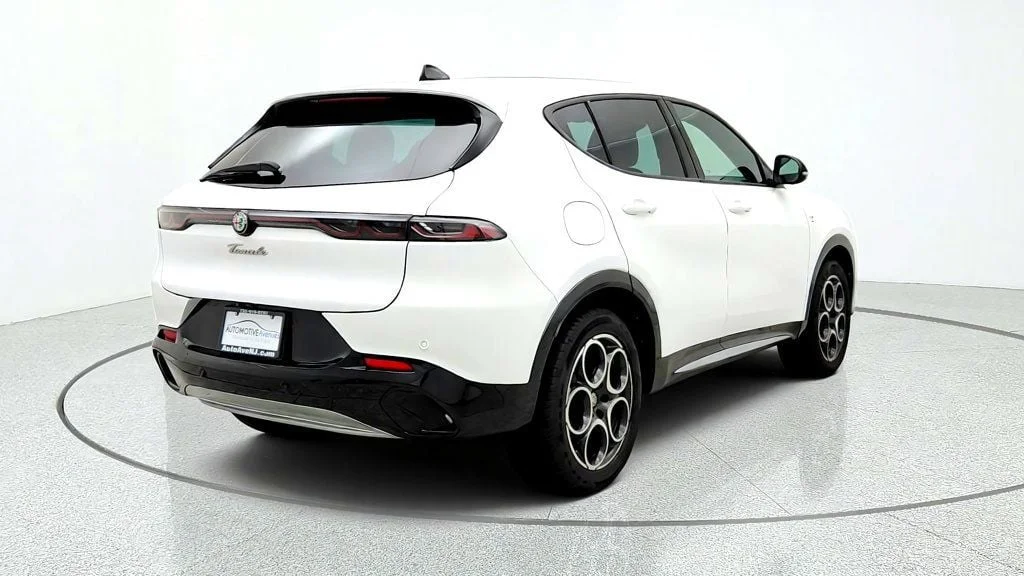 Used 2024 Milano White Alfa Romeo Ti EAWD image 5