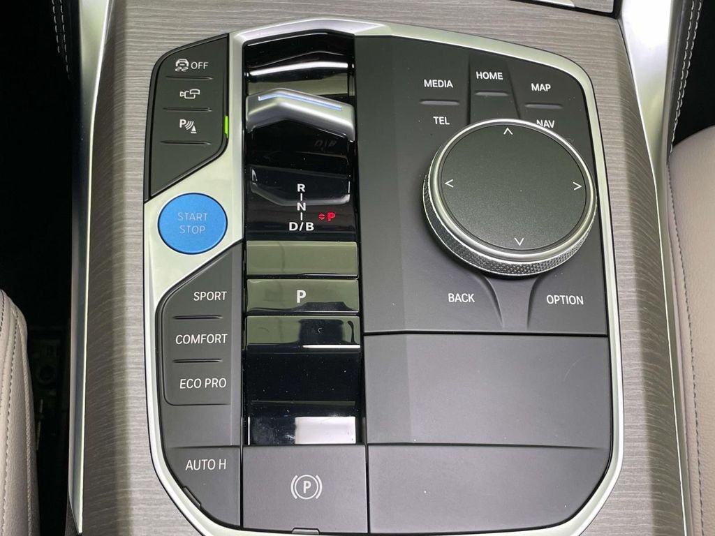 2025 BMW i4 M50 - Photo 29