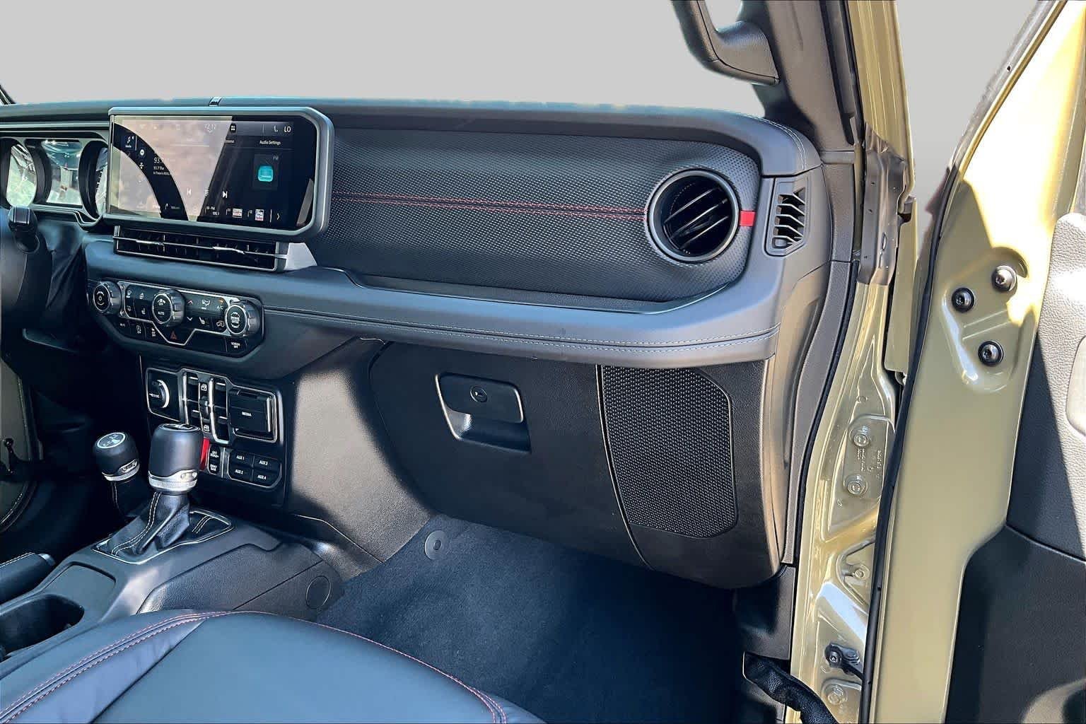 Used 2025 41 Jeep Rubicon image 19