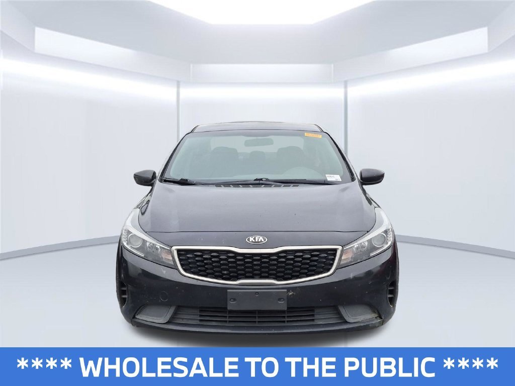 Used 2017 Black Kia S image 7