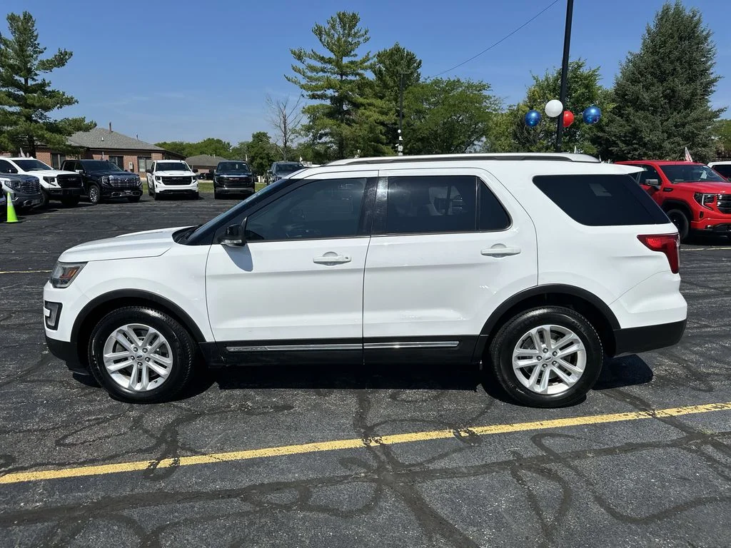 Used 2016 White Ford XLT image 5