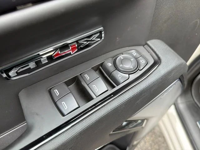 2026 GMC Sierra 1500 AT4X - Photo 18