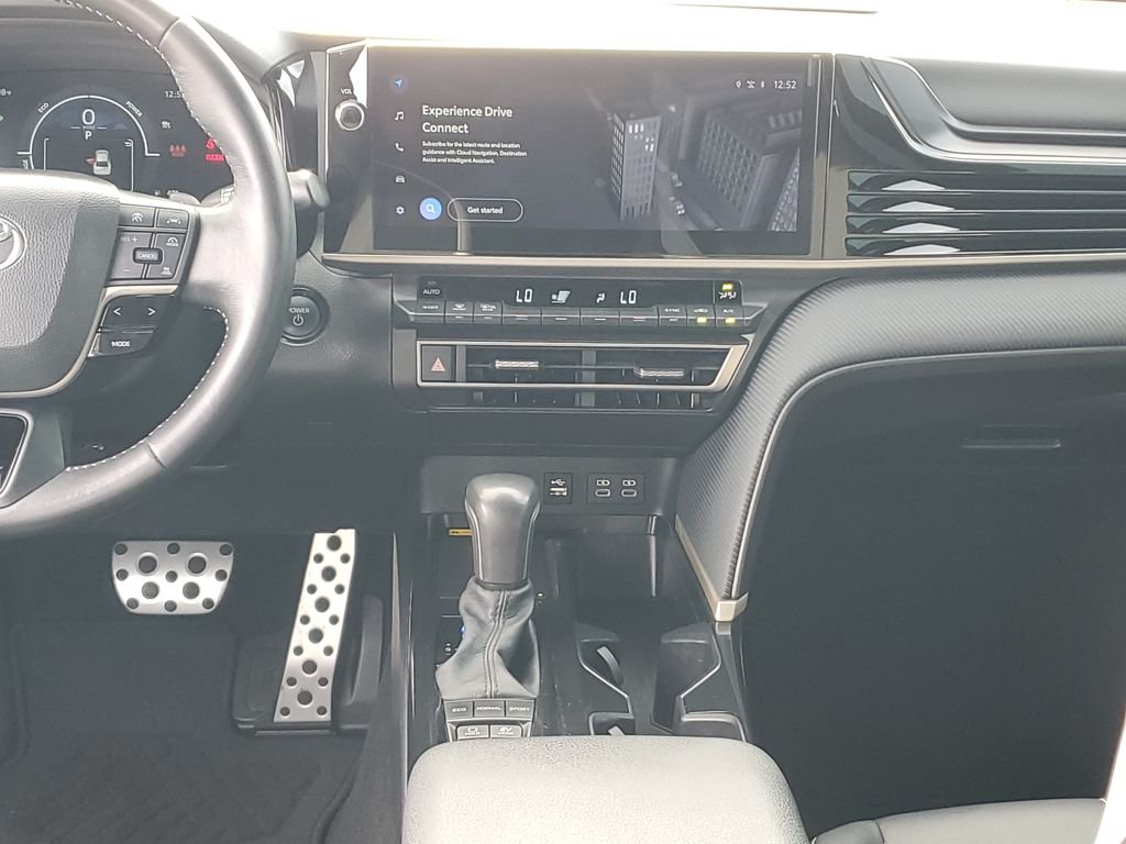 Used 2025  Toyota SE image 15