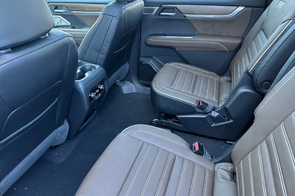 2027 GMC Acadia Denali Ultimate - Photo 9