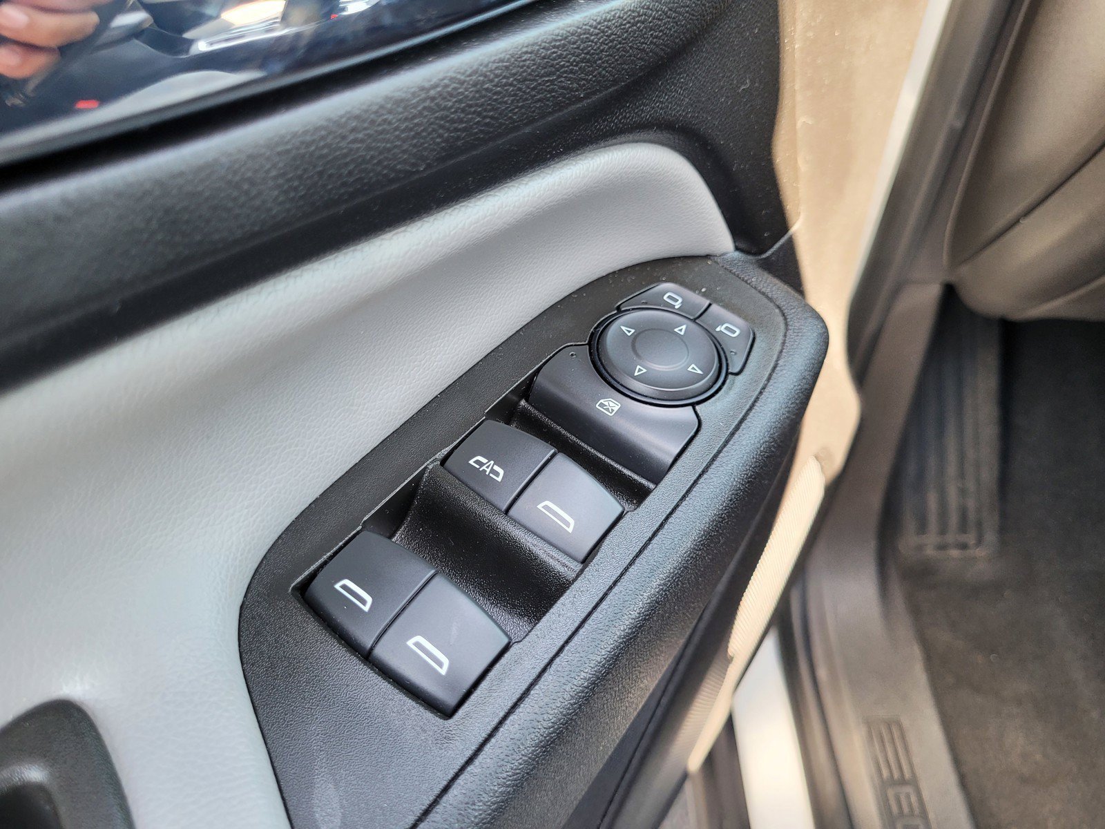 Used 2023 Summit White Chevrolet LT image 27