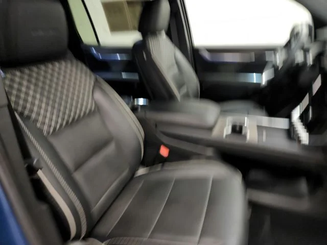 Used 2024  GMC Denali image 26