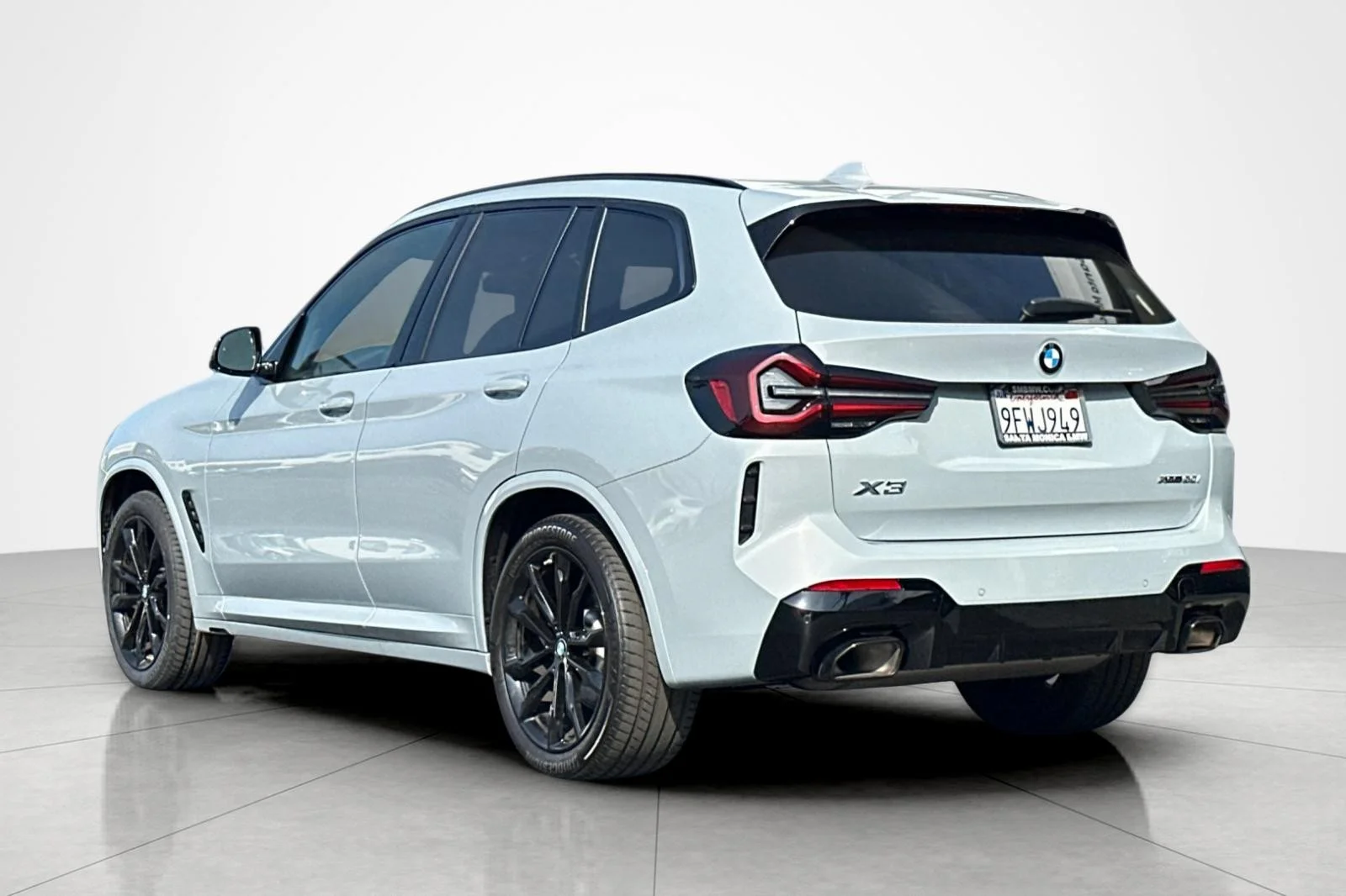 Used 2023 Brooklyn Grey Metallic BMW xDrive30i image 3