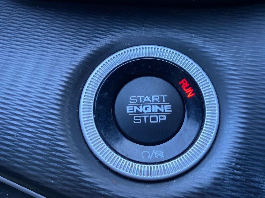 Used 2023 Red Jeep Altitude image 22