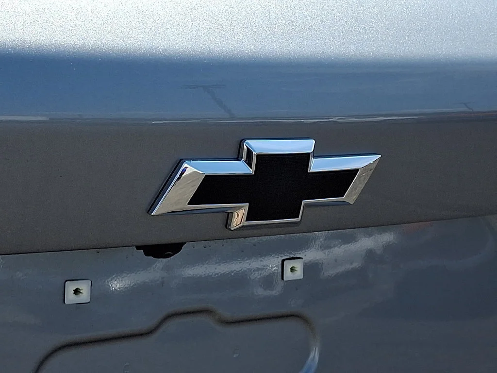 New 2026 Sterling Gray Metallic Chevrolet LT image 21