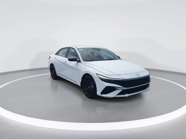Used 2026 White Hyundai SEL Sport image 2