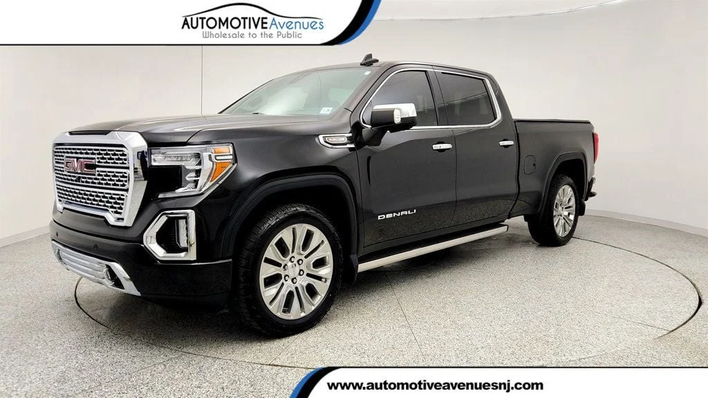 2021 GMC Sierra 4WD Crew Cab Short Box Denali's photo