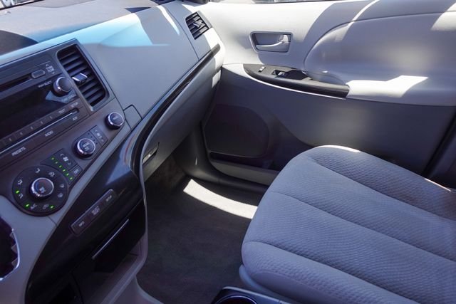 Used 2011 White Toyota LE image 22