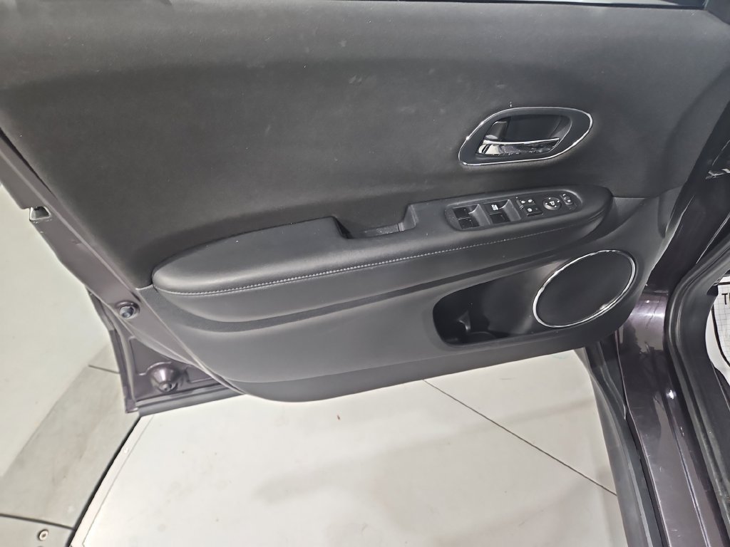 Used 2018 Black Honda EX image 10