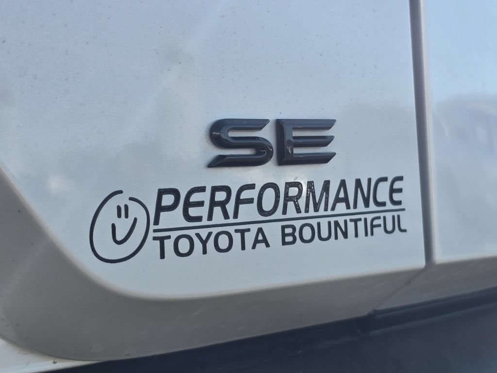 New 2026 Wind Chill Pearl Toyota SE image 26