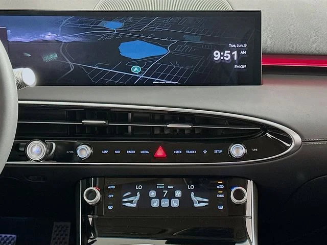 New 2026 White Genesis 2.5T image 16