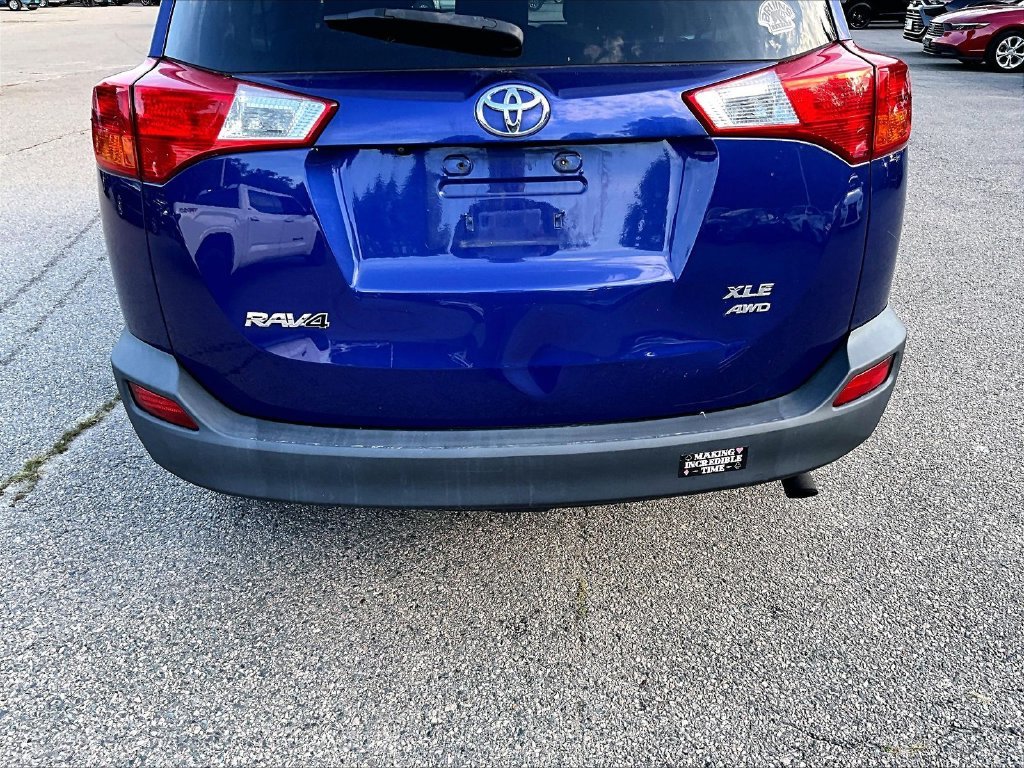 Used 2014 Blue Toyota XLE image 10