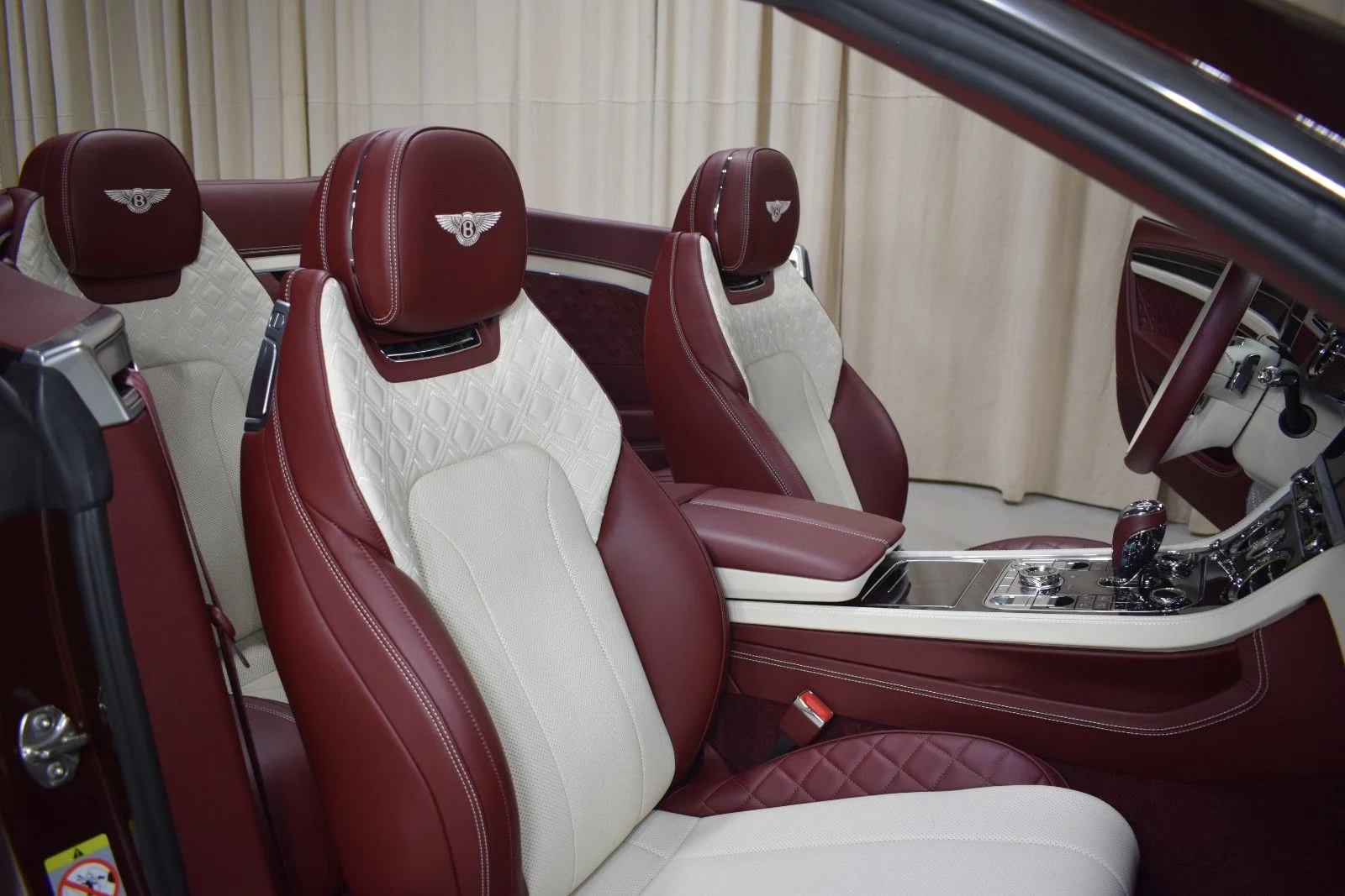 Used 2021 Red Bentley  image 23