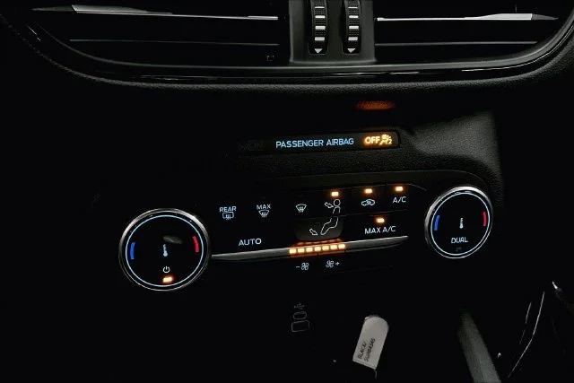 Used 2025 Agate Black Metallic Ford ST-Line image 29