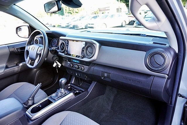 Used 2022 Silver Toyota SR5 image 10