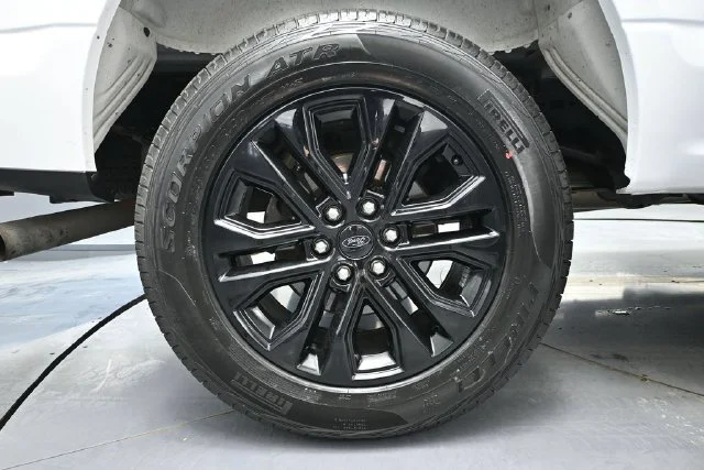 Used 2019 White Ford XL image 10