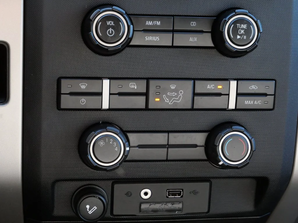 Used 2011 Silver Ford XLT image 24