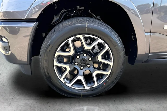 New 2026 Granite Crystal Metallic Clear-Coat Exterior Paint RAM Laramie image 18