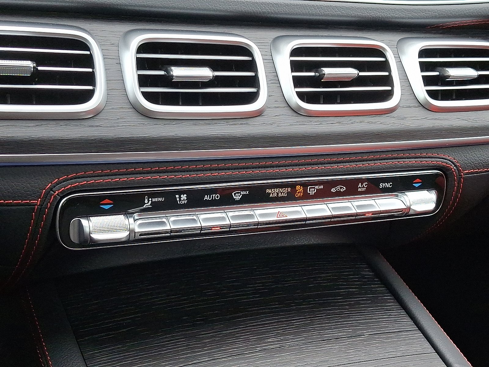 2025 Mercedes-Benz GLE AMG GLE 53 - Photo 11