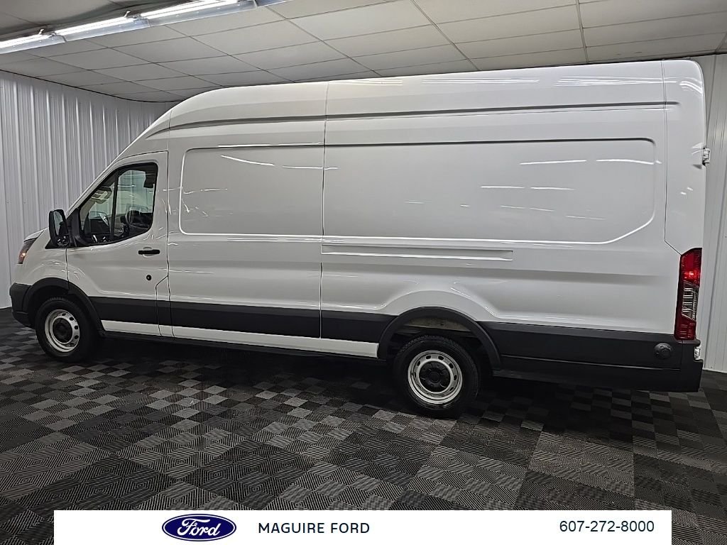 Used 2025 White Ford Base image 5