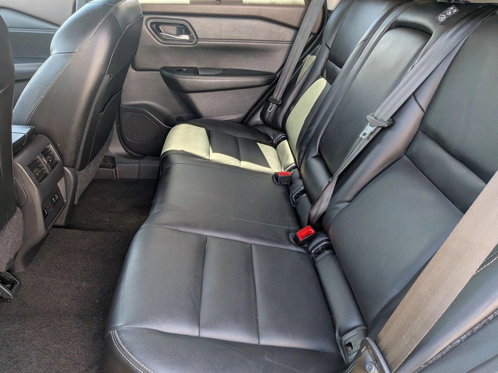 Used 2022 Super Black Nissan SL image 18