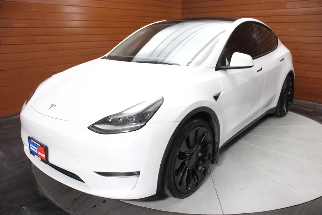 Used 2022 Pearl White Multi-Coat Tesla Performance image 4