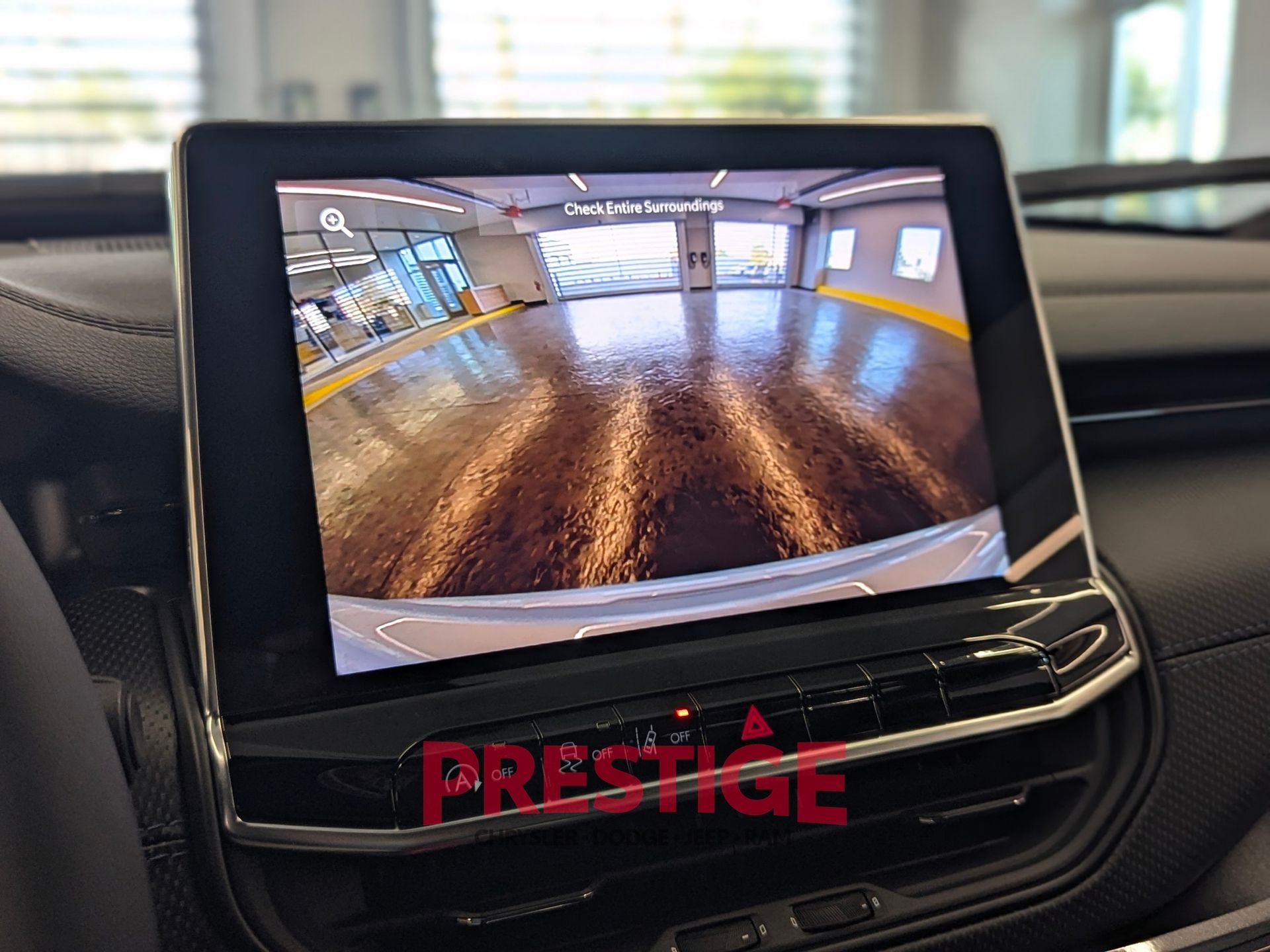 New 2026 Silver Zynith Metallic Clearcoat Jeep Latitude image 17