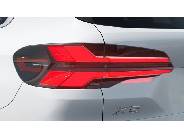 New 2026 Mineral White Metallic BMW sDrive40i image 8