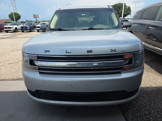 Used 2017 Silver Ford SE image 2